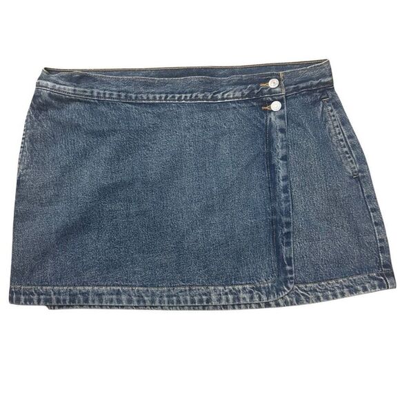 Levi’s medium wash mini skirt size 33 - Picture 1 of 3